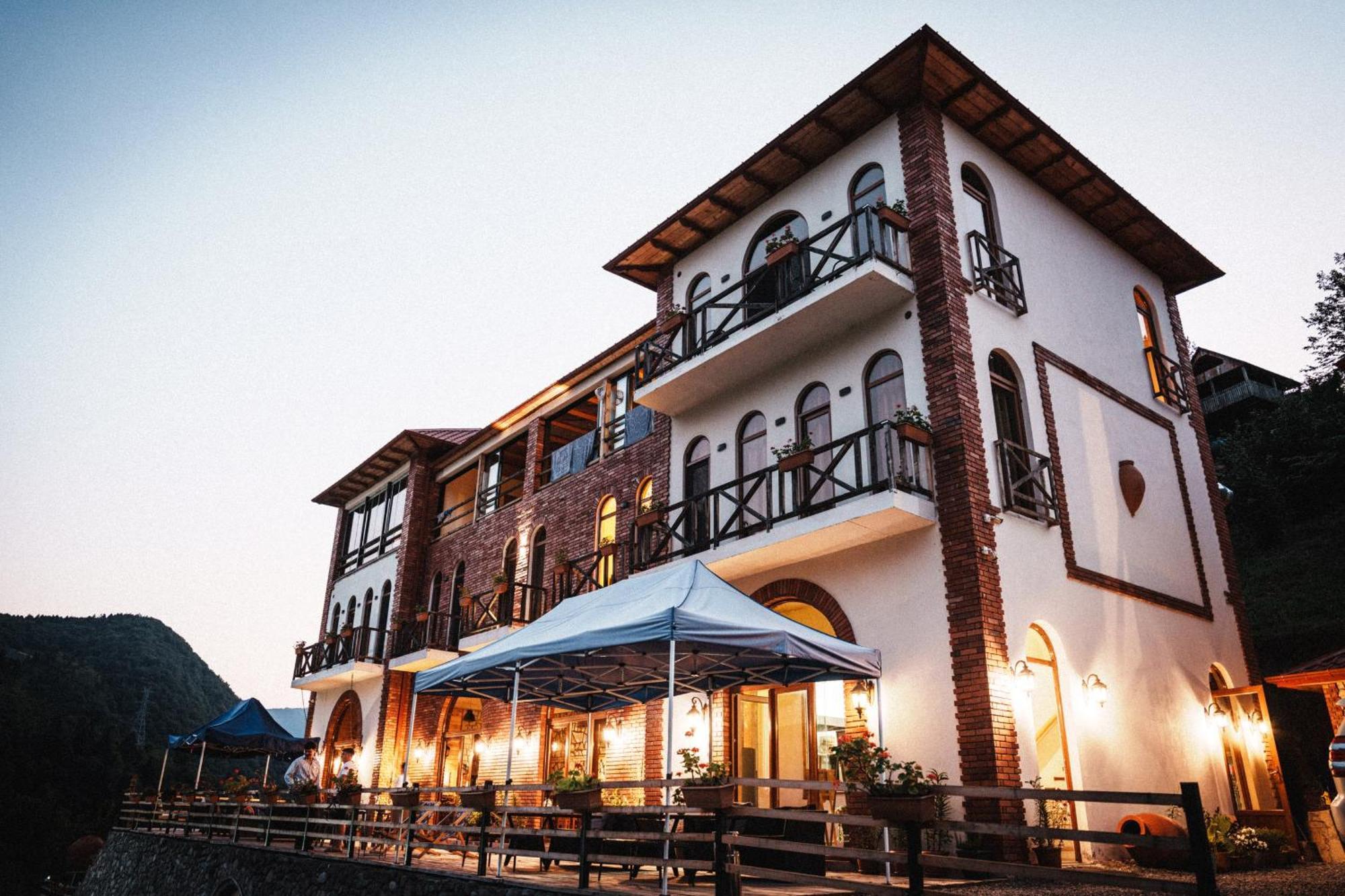 Hotel Chateau Iveri Varjanisi ภายนอก รูปภาพ